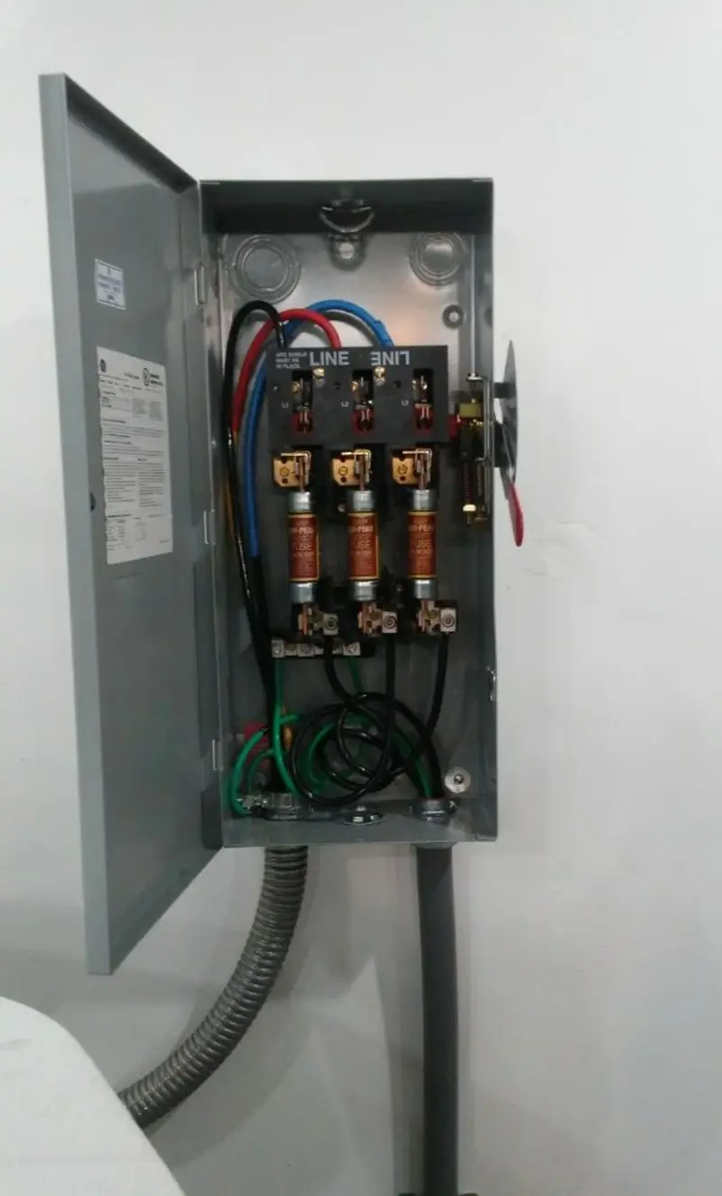 Three-phase disconnect switch installed for Smoke Detector Installation in Upton